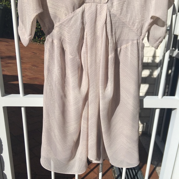 🌟Host Pick🌟 Witchery Beige Loose Fitted Midi Dress Size L/14 - Picture 4 of 15